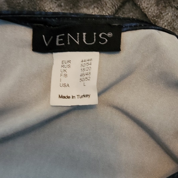 Venus tunic top - Picture 2 of 2